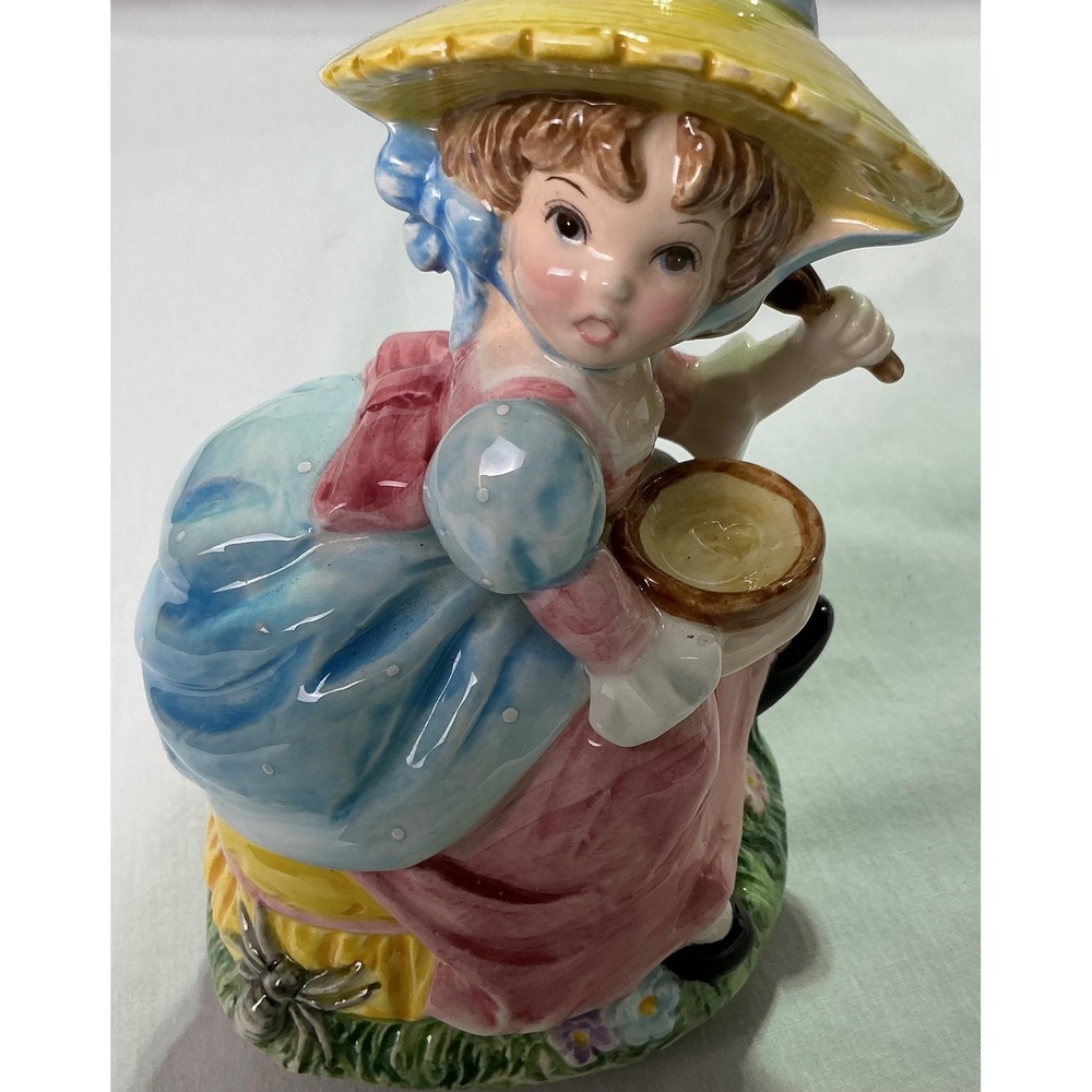 Vintage Lefton Little Miss Muffet Music Box 1993 Its a Small World